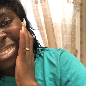 Meet your Posher, Latoya